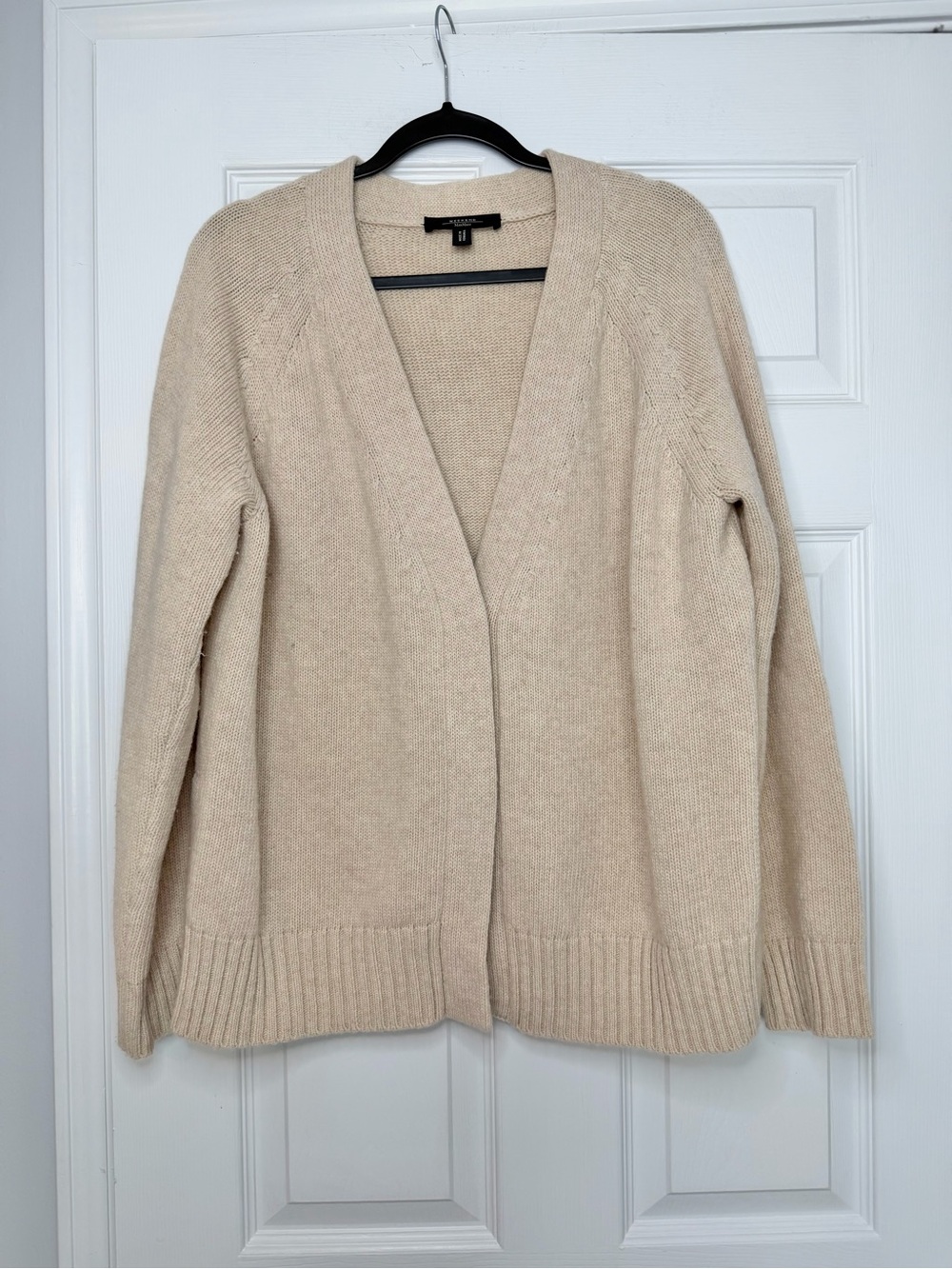 Max Mara Size L • Cream Wool Thick Knit Snap Button Cardigan Sweater Jumper.